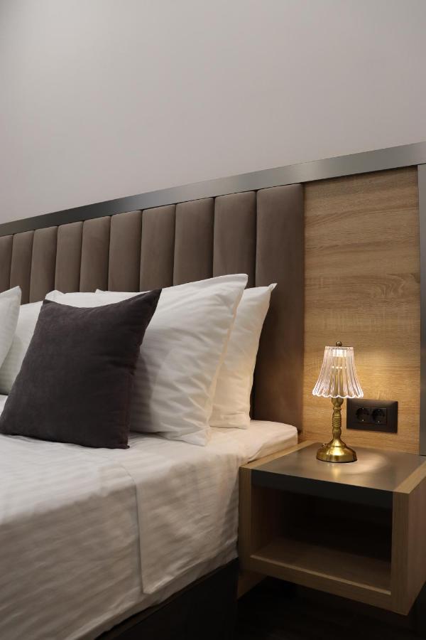 Double Room,1466246393:JPEG